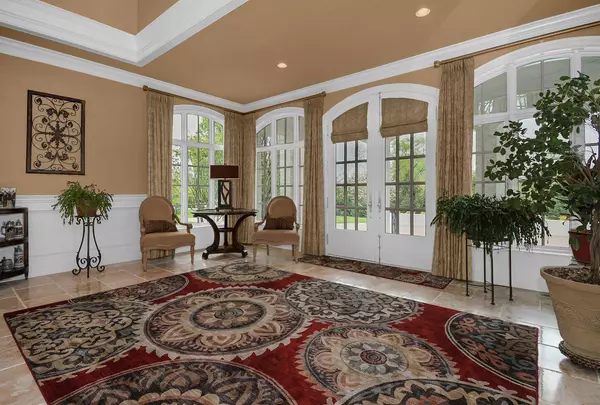 4181 Kenny Road, Columbus, OH 43220