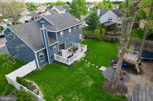 13 LONGWOOD DR, Sicklerville, NJ 08081