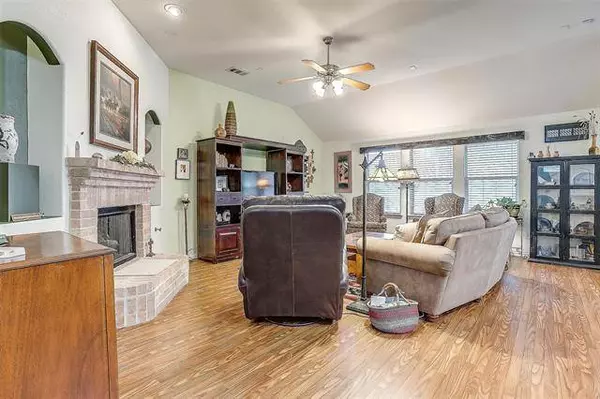 6609 Chalk River Drive, Fort Worth, TX 76179