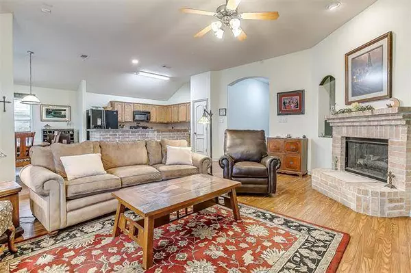 6609 Chalk River Drive, Fort Worth, TX 76179