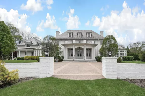 4181 Kenny Road, Columbus, OH 43220