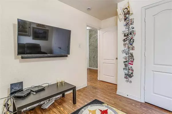 6609 Chalk River Drive, Fort Worth, TX 76179