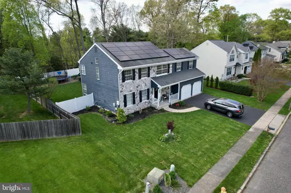 13 LONGWOOD DR, Sicklerville, NJ 08081