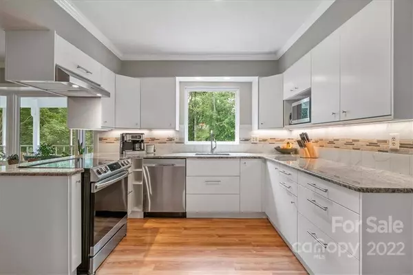 2715 Heidleburg LN, Charlotte, NC 28210