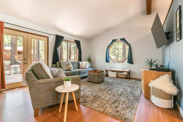 10581 Golden Pine Road, Truckee, CA 96161