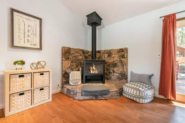 10581 Golden Pine Road, Truckee, CA 96161