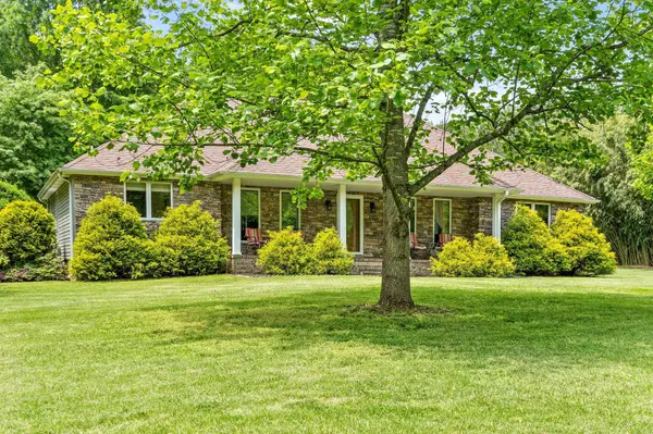 3760 Pondywood Rd, Adams, TN 37010