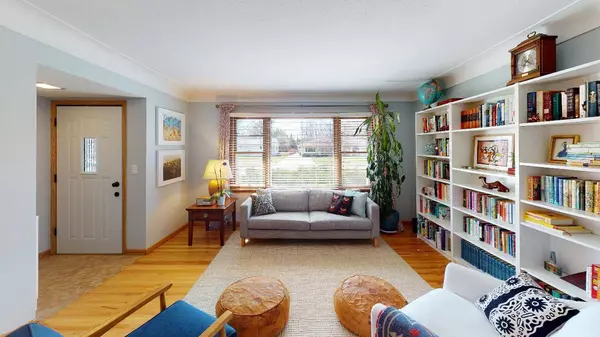 920 Cypress ST S, Cambridge, MN 55008