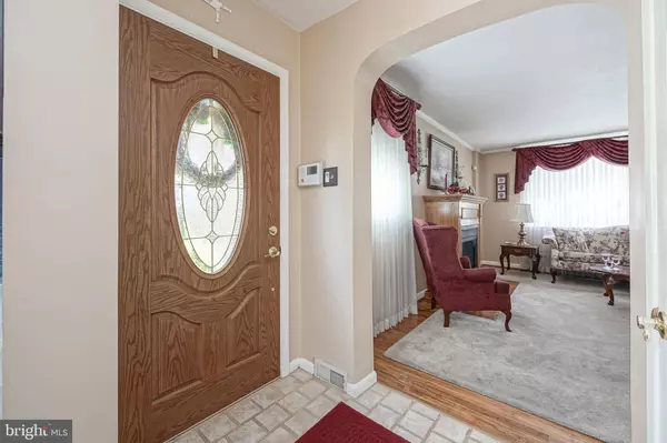 2123 VISTA ST, Philadelphia, PA 19152