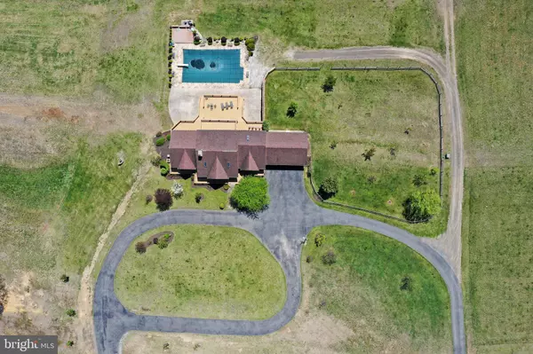 9389 KNOBLEY RD, Keyser, WV 26726