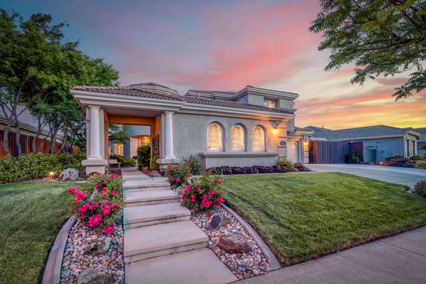 320 Crescent Dr, Roseville, CA 95678