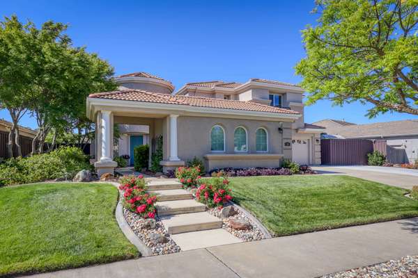320 Crescent Dr, Roseville, CA 95678