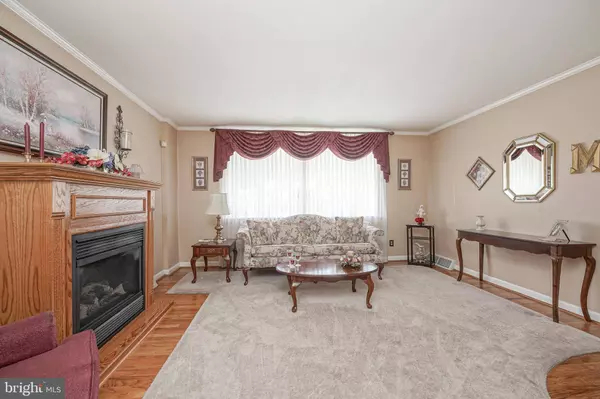 2123 VISTA ST, Philadelphia, PA 19152