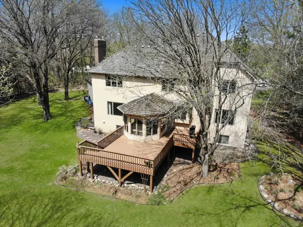 7 Scotch Pine LN, North Oaks, MN 55127