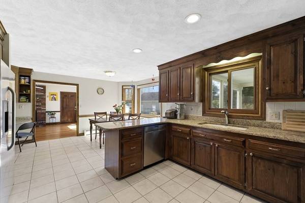 1 Island Way, Andover, MA 01810