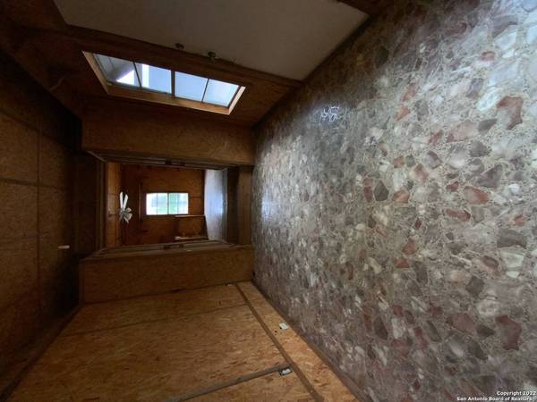 19290 FM 463, Devine, TX 78016-4000