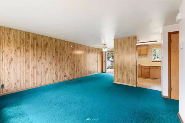 1215 Queen AVE NE, Renton, WA 98056