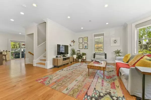 8 Cheshire #8, Boston, MA 02130