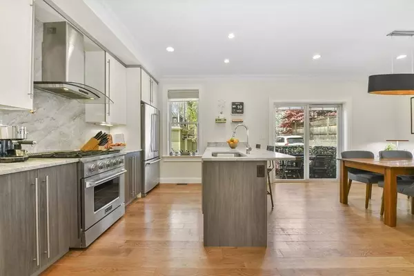 8 Cheshire #8, Boston, MA 02130