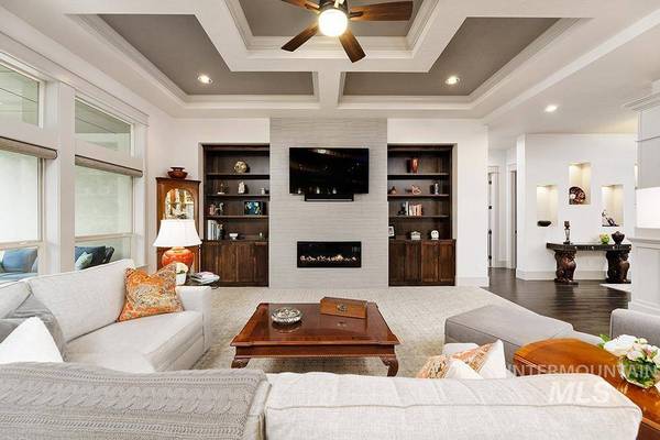 2285 W San Remo Dr, Meridian, ID 83646