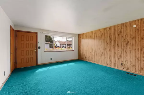 1215 Queen AVE NE, Renton, WA 98056