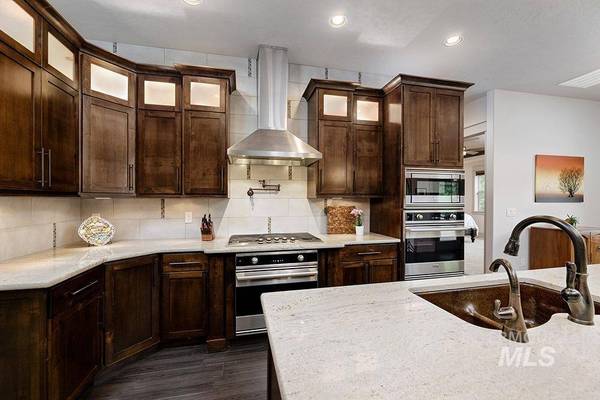 2285 W San Remo Dr, Meridian, ID 83646