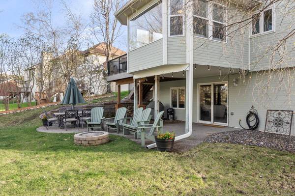 9398 Rosewood LN N, Maple Grove, MN 55369