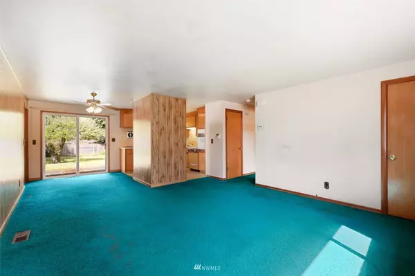 1215 Queen AVE NE, Renton, WA 98056