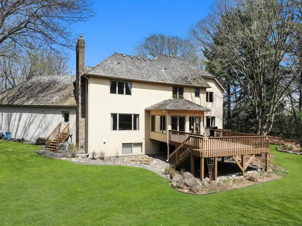 7 Scotch Pine LN, North Oaks, MN 55127