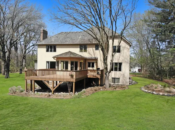7 Scotch Pine LN, North Oaks, MN 55127