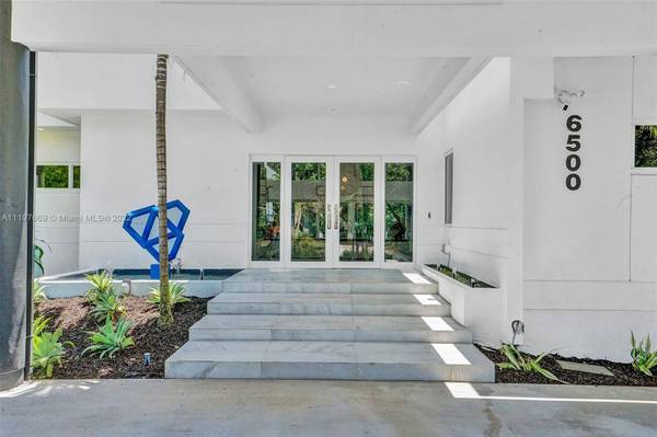6500 SW 111th St, Pinecrest, FL 33156