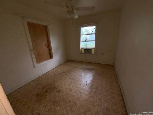 19290 FM 463, Devine, TX 78016-4000