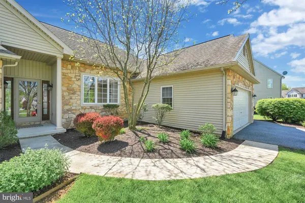 26 OAK KNOLL CIR, Lebanon, PA 17042