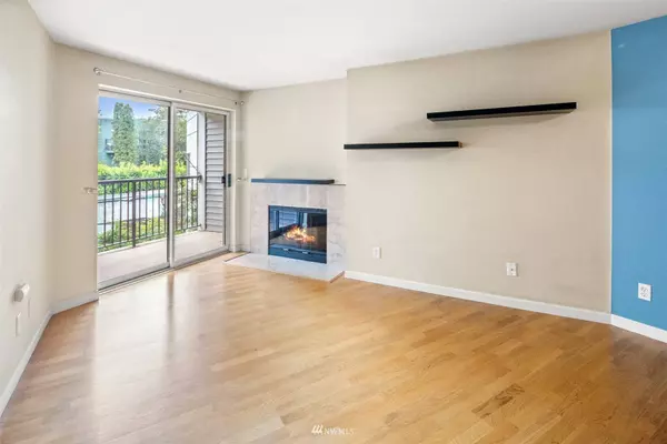 3045 20th AVE W #203, Seattle, WA 98199