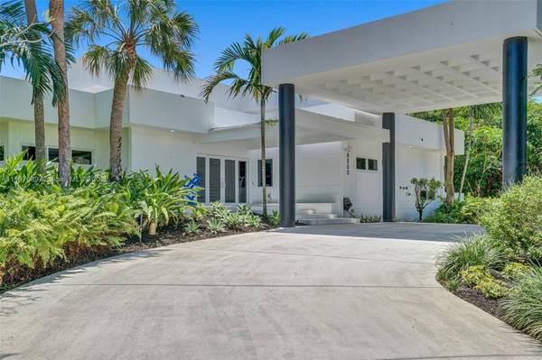 6500 SW 111th St, Pinecrest, FL 33156