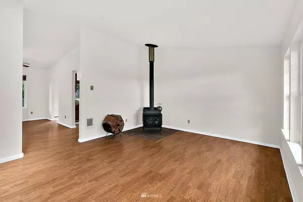 1120 Summerfield DR SE, Olympia, WA 98513