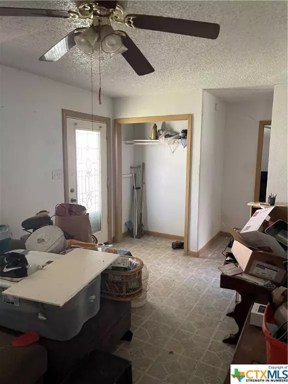 5026 Golden Leaf LN, San Marcos, TX 78666