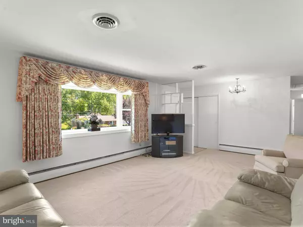 10725 E CRESTVIEW LN, Laurel, MD 20723