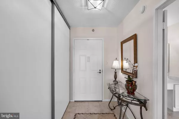 15115 INTERLACHEN DR #3-1015, Silver Spring, MD 20906