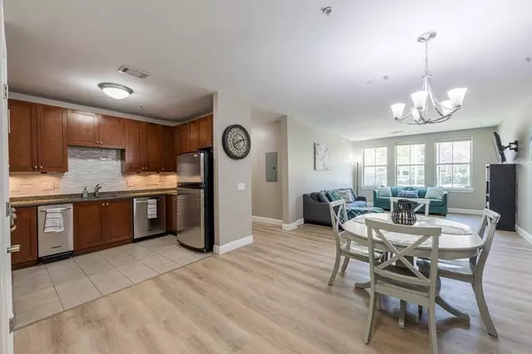 1 Harvest Dr #113, North Andover, MA 01845