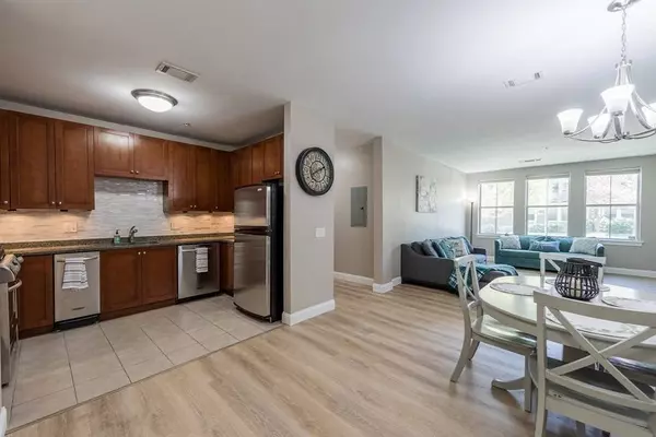 1 Harvest Dr #113, North Andover, MA 01845