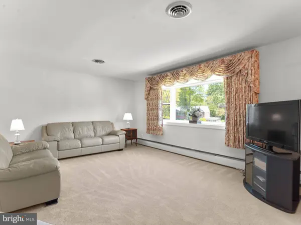 10725 E CRESTVIEW LN, Laurel, MD 20723