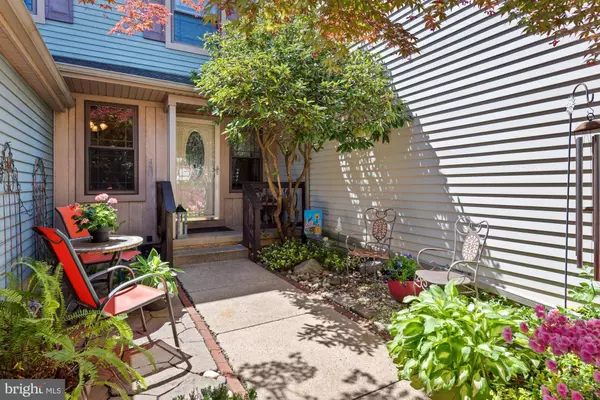 50 SOUTHGATE DR, Mount Laurel, NJ 08054