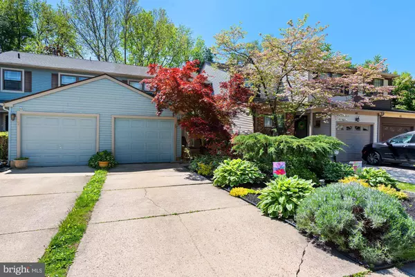 50 SOUTHGATE DR, Mount Laurel, NJ 08054