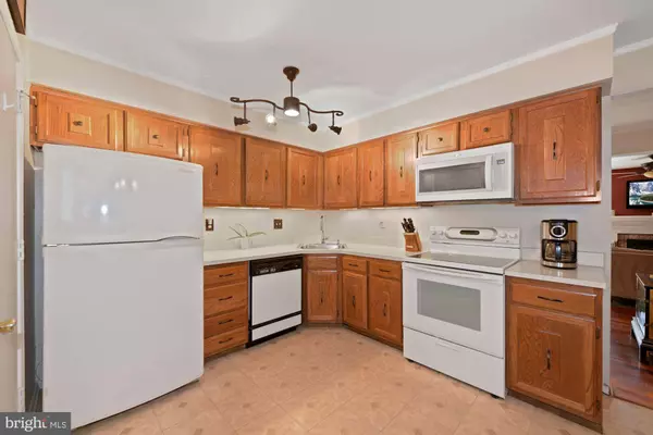 50 SOUTHGATE DR, Mount Laurel, NJ 08054