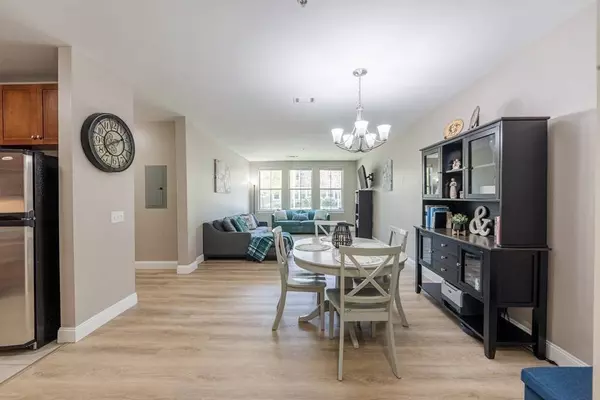 1 Harvest Dr #113, North Andover, MA 01845