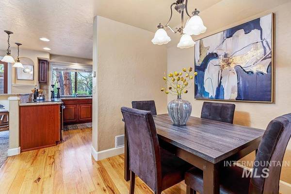 2411 W Compass Dr, Boise, ID 83702