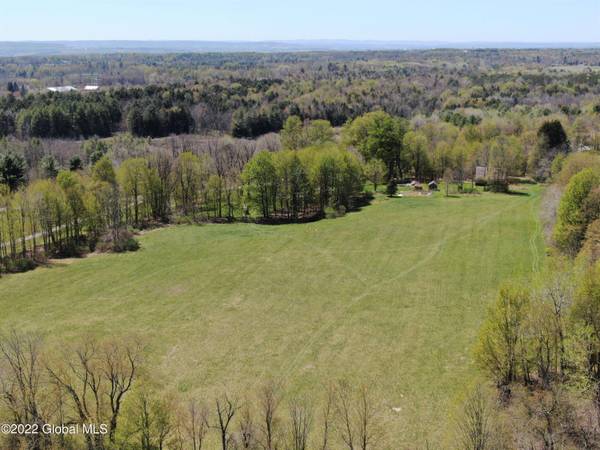 1086 West Line  RD, Charlton, NY 12019