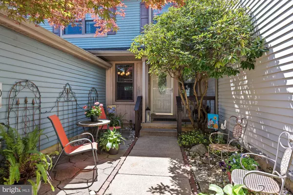 50 SOUTHGATE DR, Mount Laurel, NJ 08054