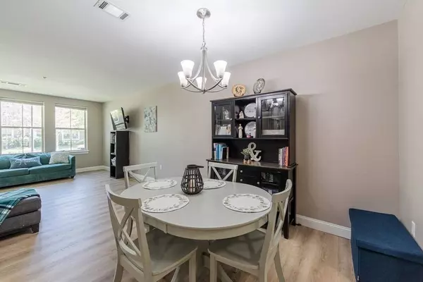 1 Harvest Dr #113, North Andover, MA 01845